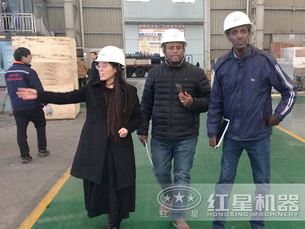 客户参观设备生产车间 客户参观设备生产车间