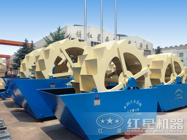 厂区摆放整齐的洗砂机 厂区摆放整齐的洗砂机