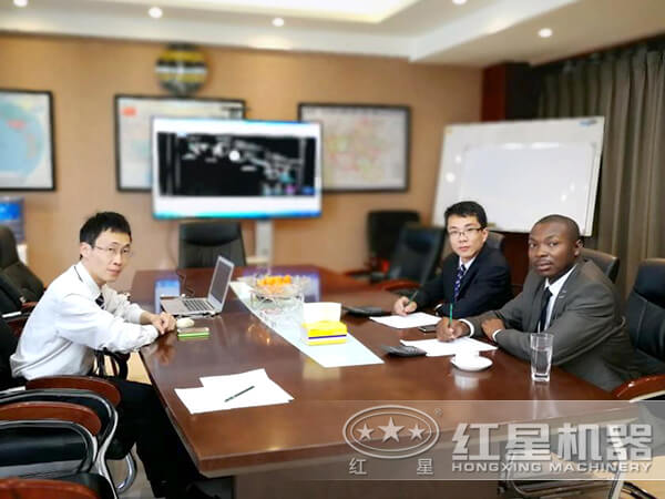 来厂咨询、了解设备的客户 来厂咨询、了解设备的客户