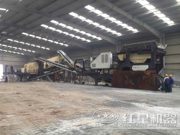 时产400吨混凝土移动破碎站生产现场 时产400吨混凝土移动破碎站生产现场