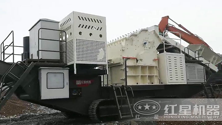 履带移动小型砂机作业现场 履带移动小型砂机作业现场
