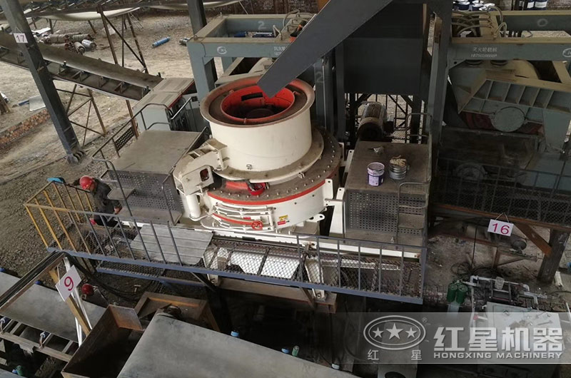 花岗岩碎石制砂加工现场 花岗岩碎石制砂加工现场